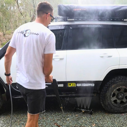 Four wheel drive underbody cleaning